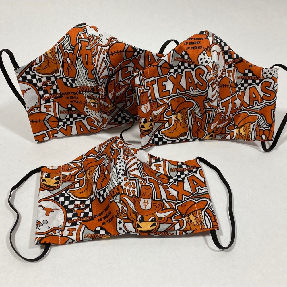 NWOT. University of Texas face mask.‎ Reusable